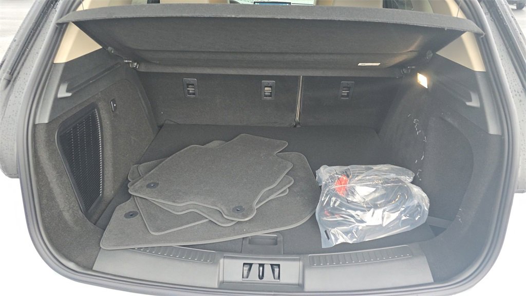 Used 2025 Lincoln Corsair Grand Touring w/ Jet Appearance Package image 24