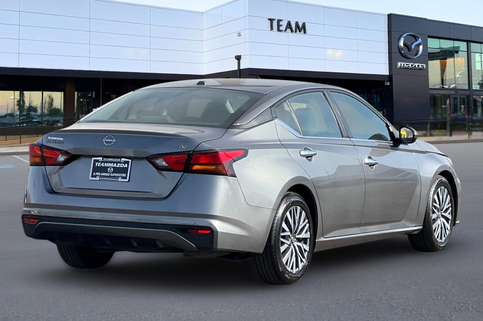 Used 2023 Nissan Altima 2.5 SV image 4