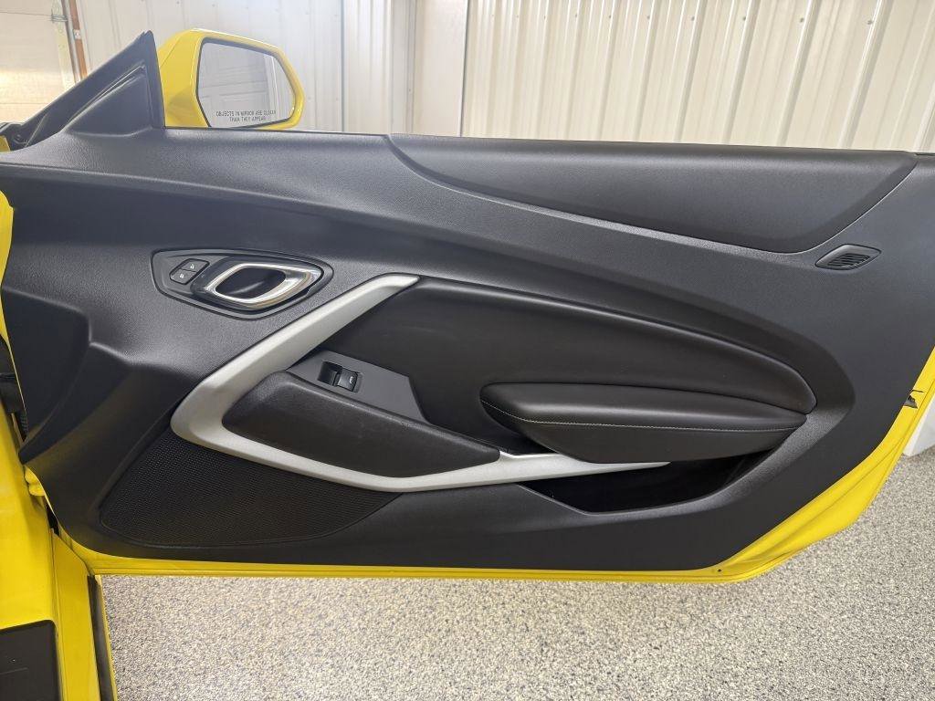 Used 2017 Chevrolet Camaro SS image 33