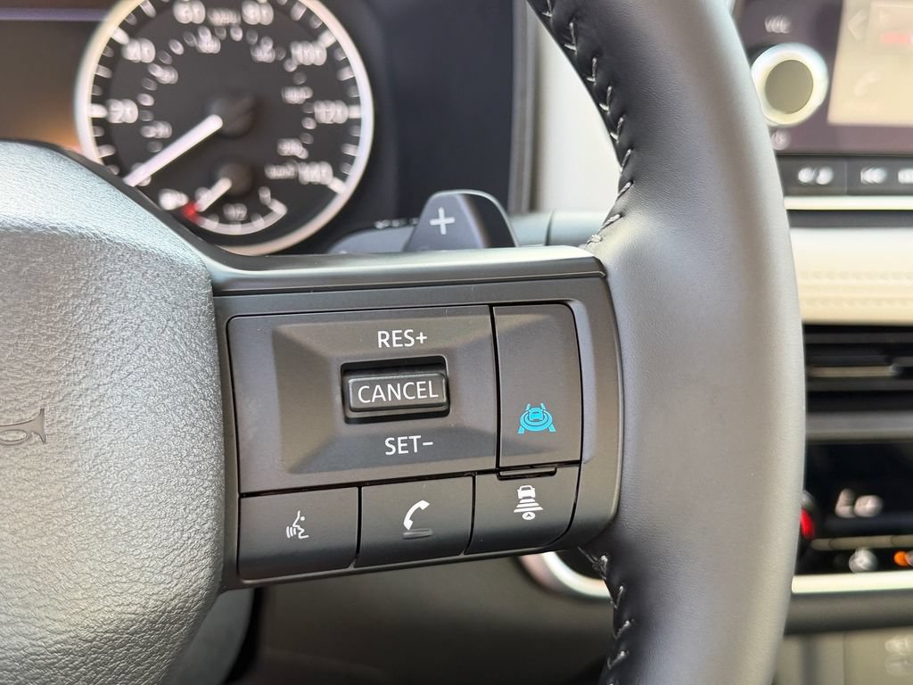 Used 2026 Nissan Rogue Dark Armor FWD image 23
