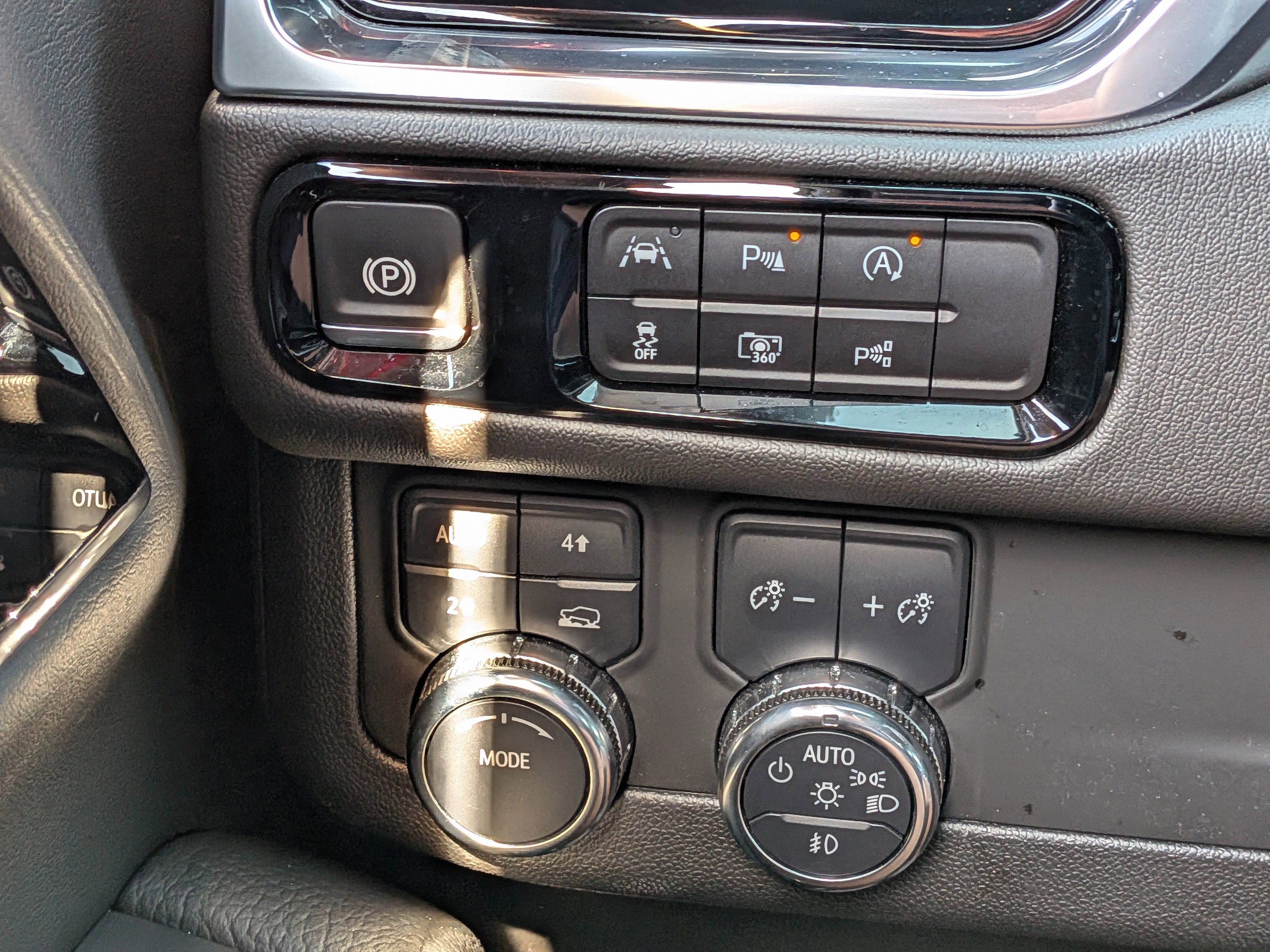 Used 2025 GMC Yukon Denali AWD/4WD image 21