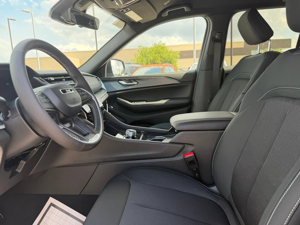 New 2026 Jeep Grand Cherokee Laredo RWD image 12