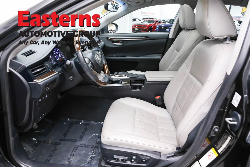 Used 2018 Lexus ES 350 350 w/ Luxury Package w/Wood Trim image 14