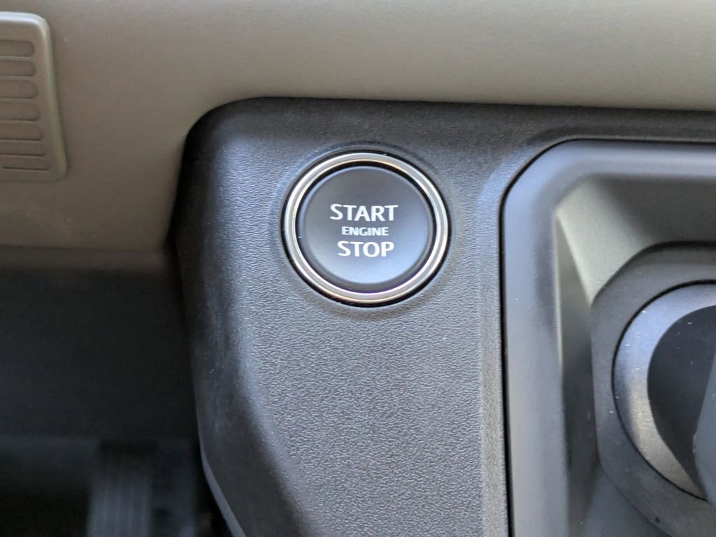 Used 2025 Land Rover Defender 110 S image 32