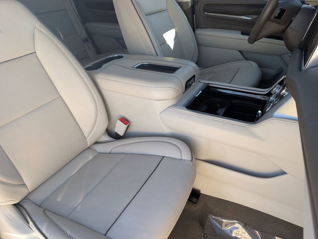 Used 2021 GMC Yukon Denali w/ Denali Premium Package image 23