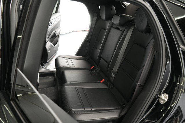 Used 2023 Porsche Cayenne Platinum Edition AWD/4WD image 46