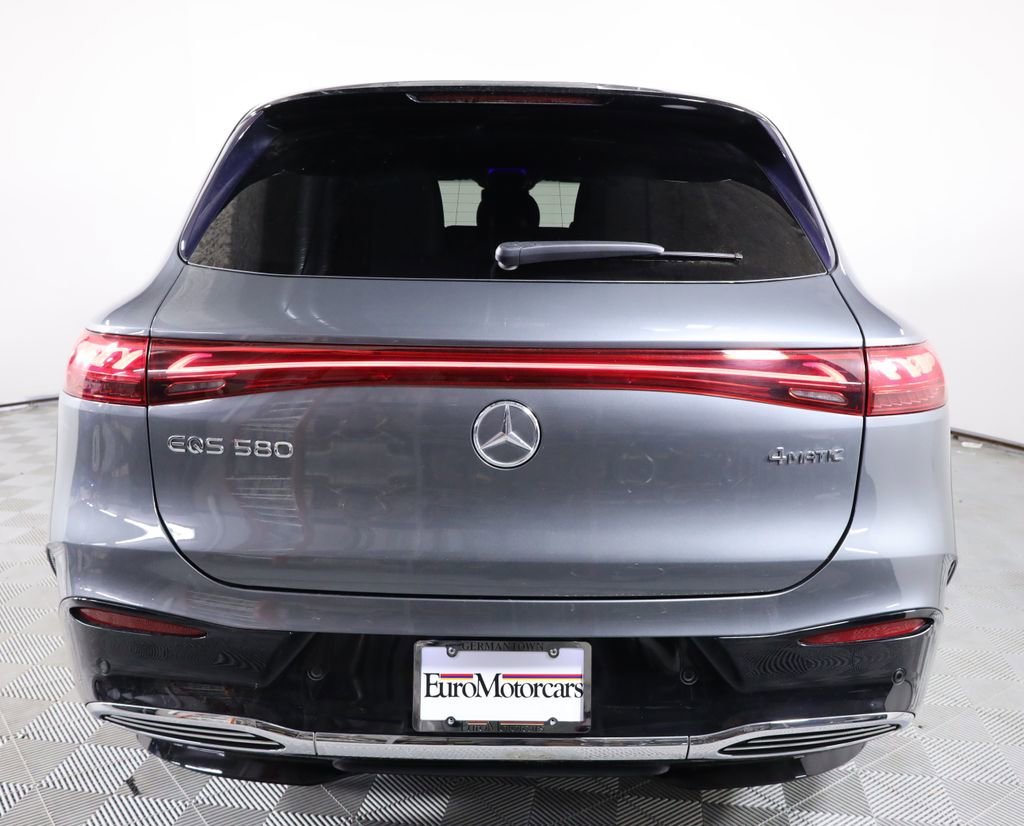 Used 2023 Mercedes-Benz EQS 580 4MATIC SUV w/ Exclusive Trim Package image 5