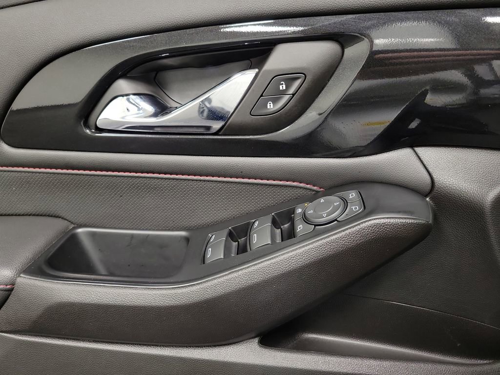 Used 2023 Chevrolet Traverse RS image 18