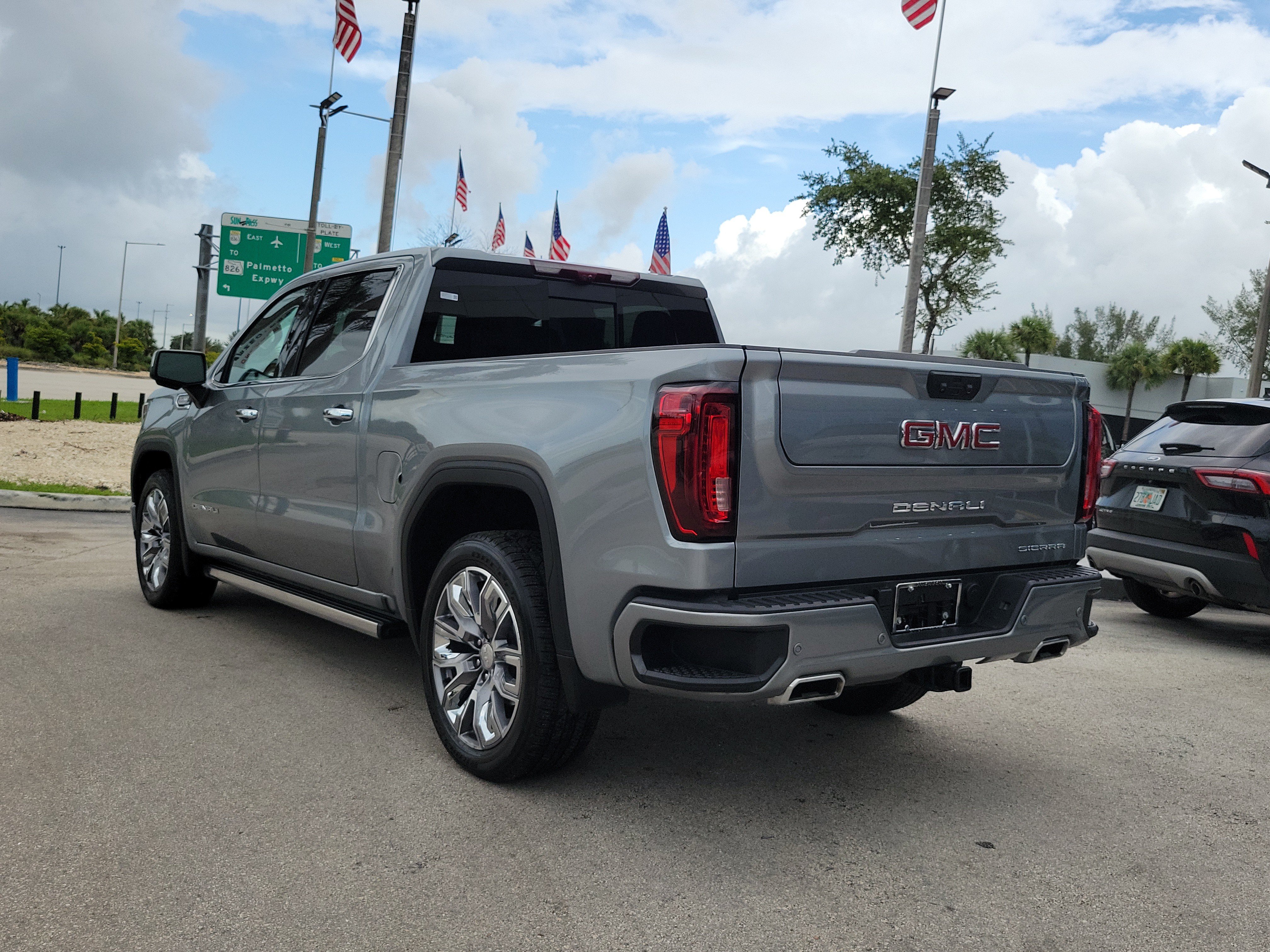 Used 2024 GMC Sierra 1500 Denali w/ Denali Reserve Package AWD/4WD image 6