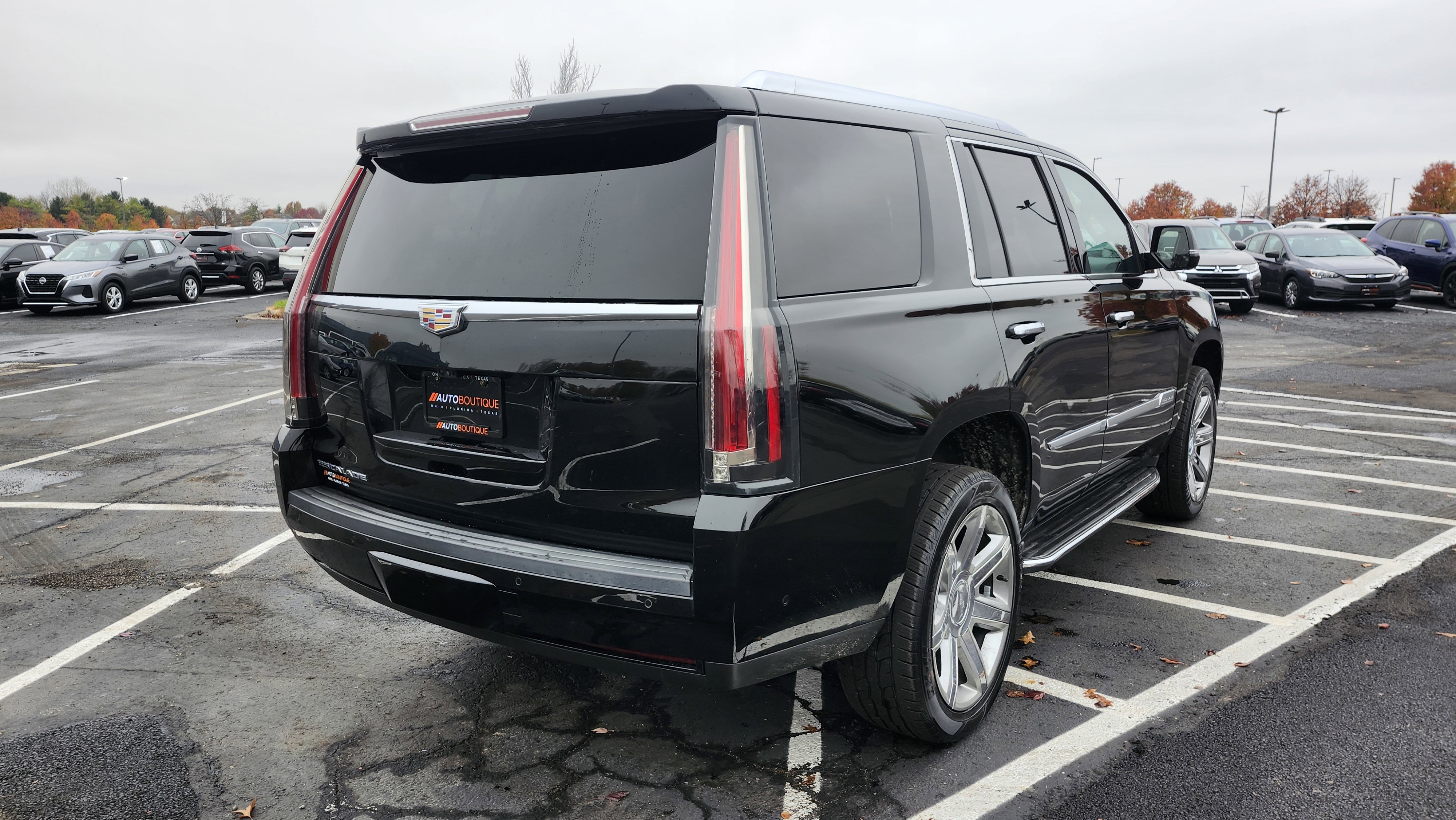 Used 2018 Cadillac Escalade Luxury image 12
