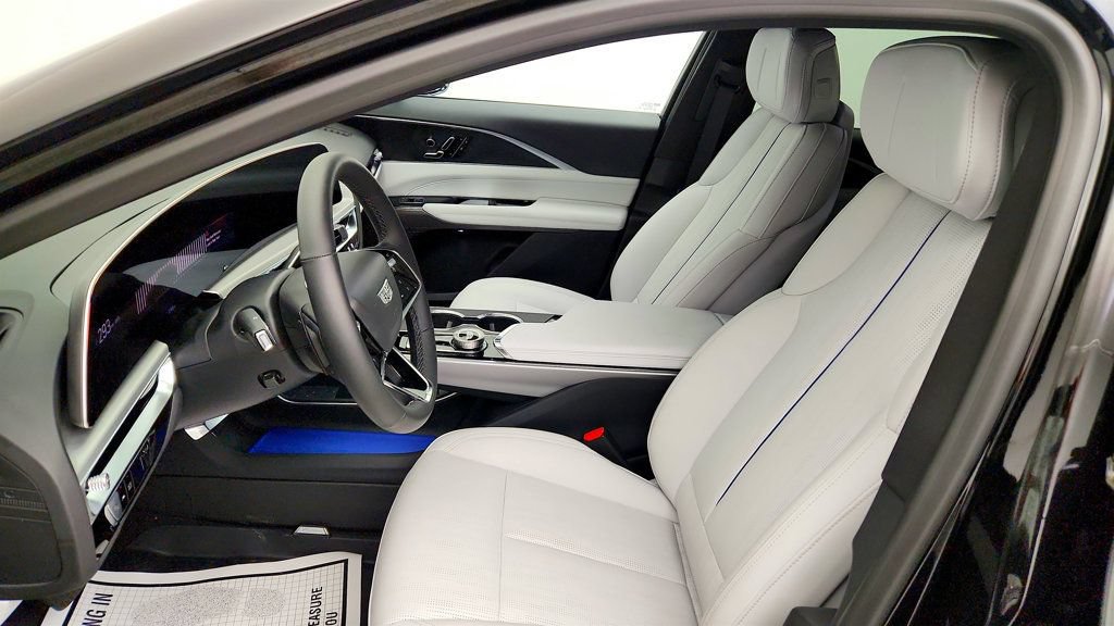 Used 2025 Cadillac Lyriq Luxury w/ LPO, Floor Liner Package RWD image 18