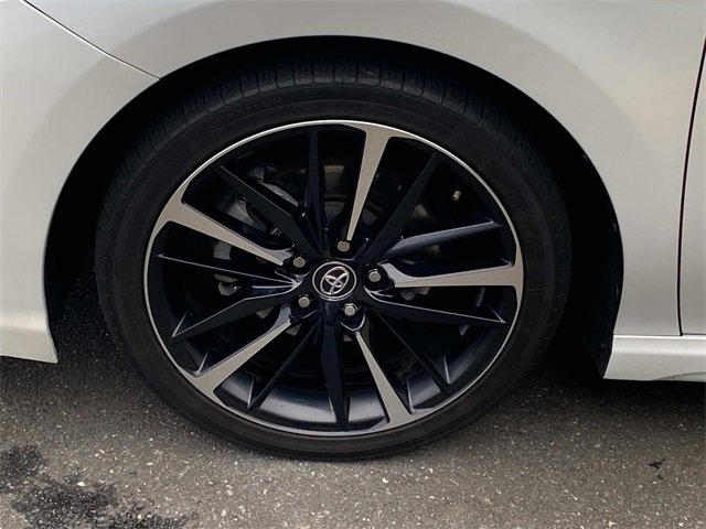 Used 2020 Toyota Camry XSE image 6