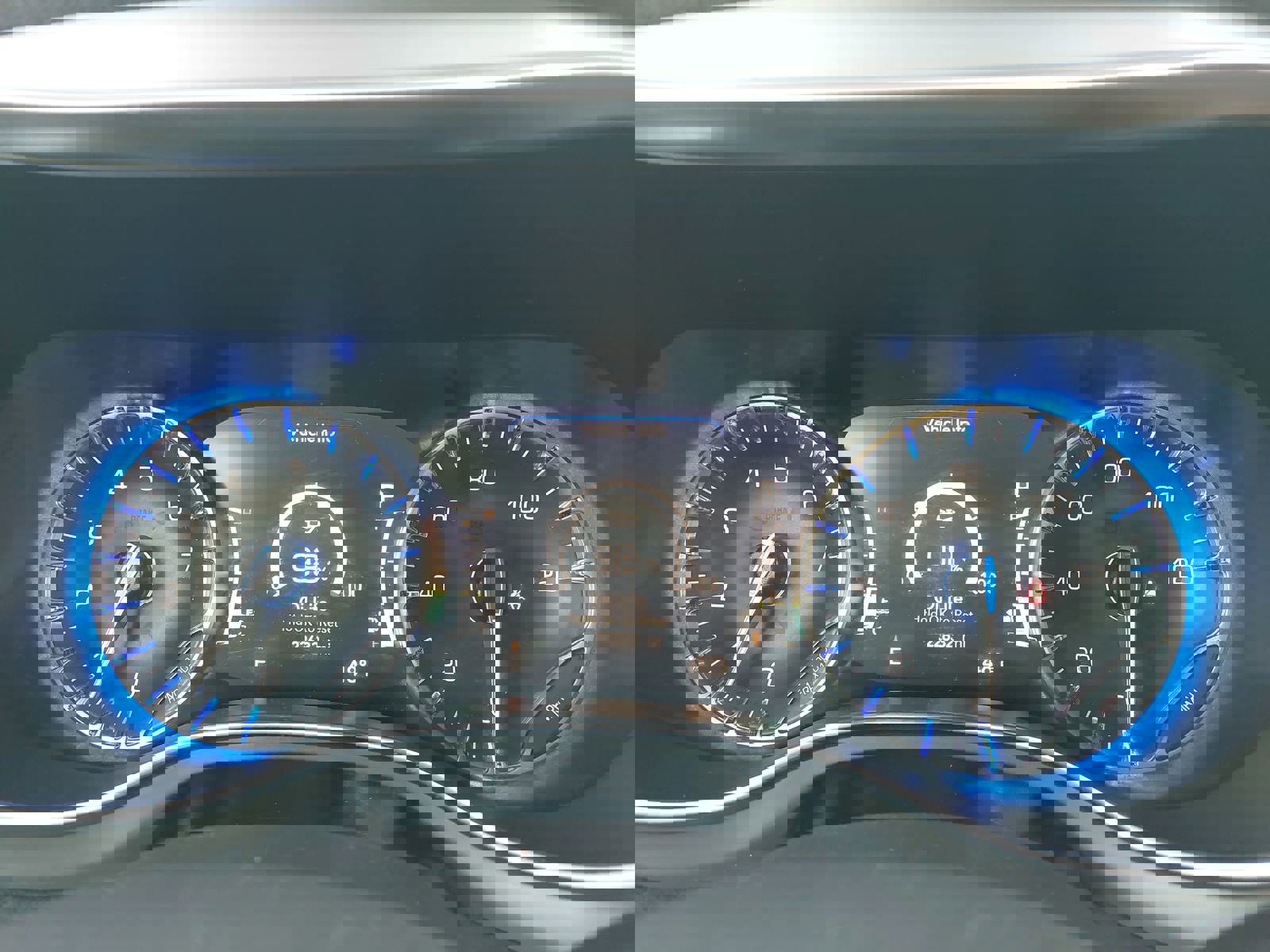 Used 2025 Chrysler Pacifica Limited image 19