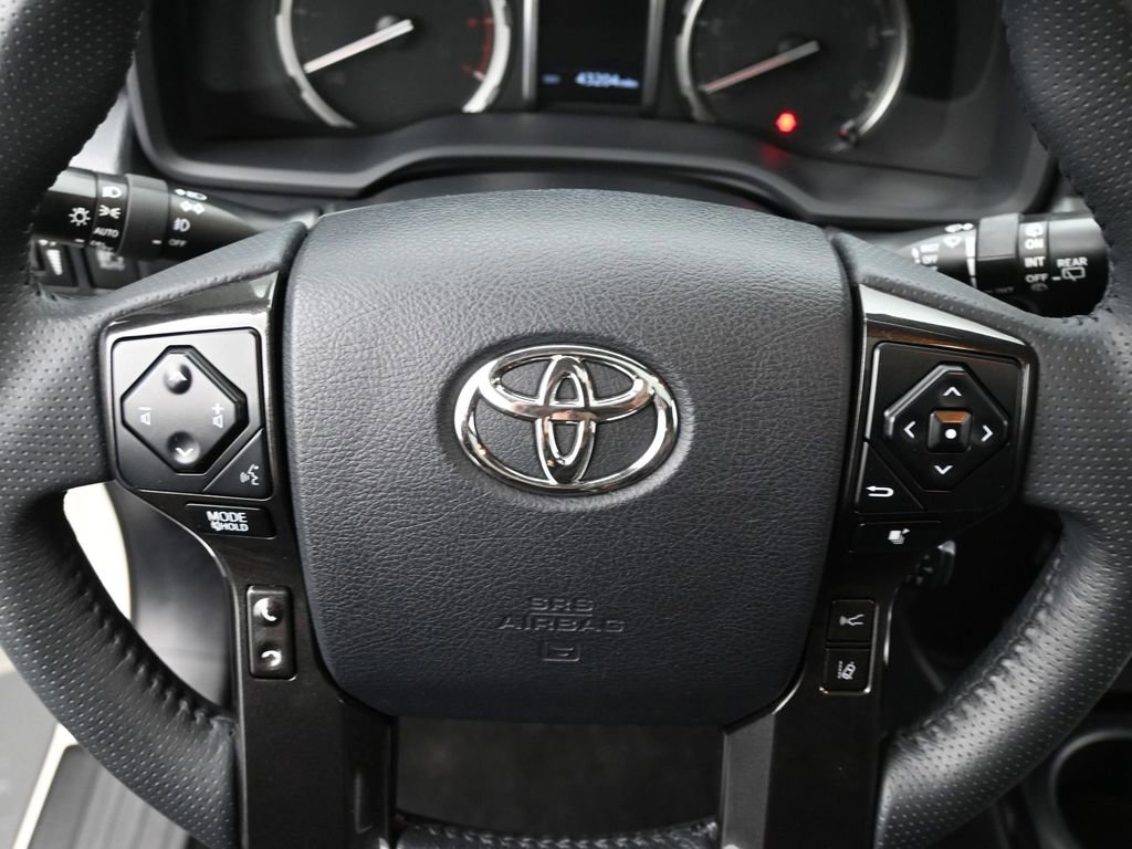 Used 2021 Toyota 4Runner Nightshade image 18