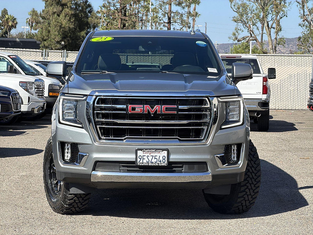 Used 2023 GMC Yukon XL SLT w/ SLT Premium Package AWD/4WD image 2