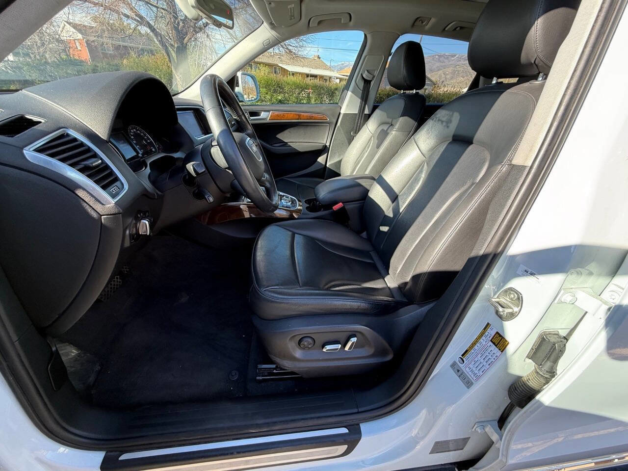 Used 2017 Audi Q5 2.0T Premium Plus w/ Technology Package AWD/4WD image 10