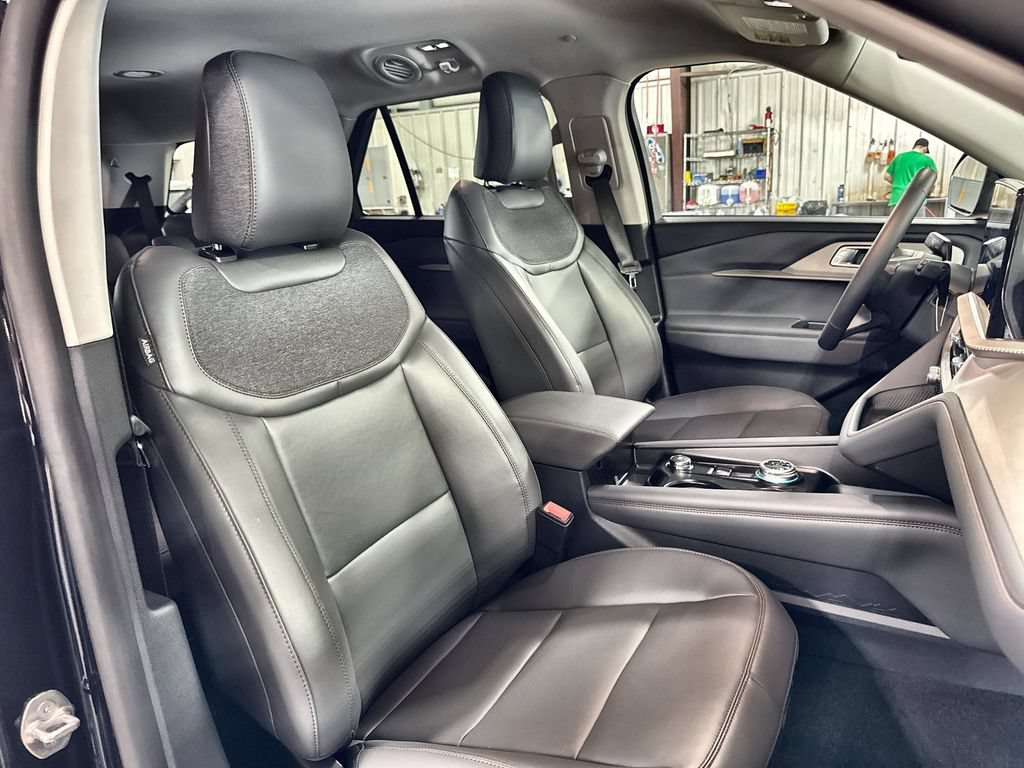 New 2026 Ford Explorer Active w/ Active Comfort Package AWD/4WD image 32