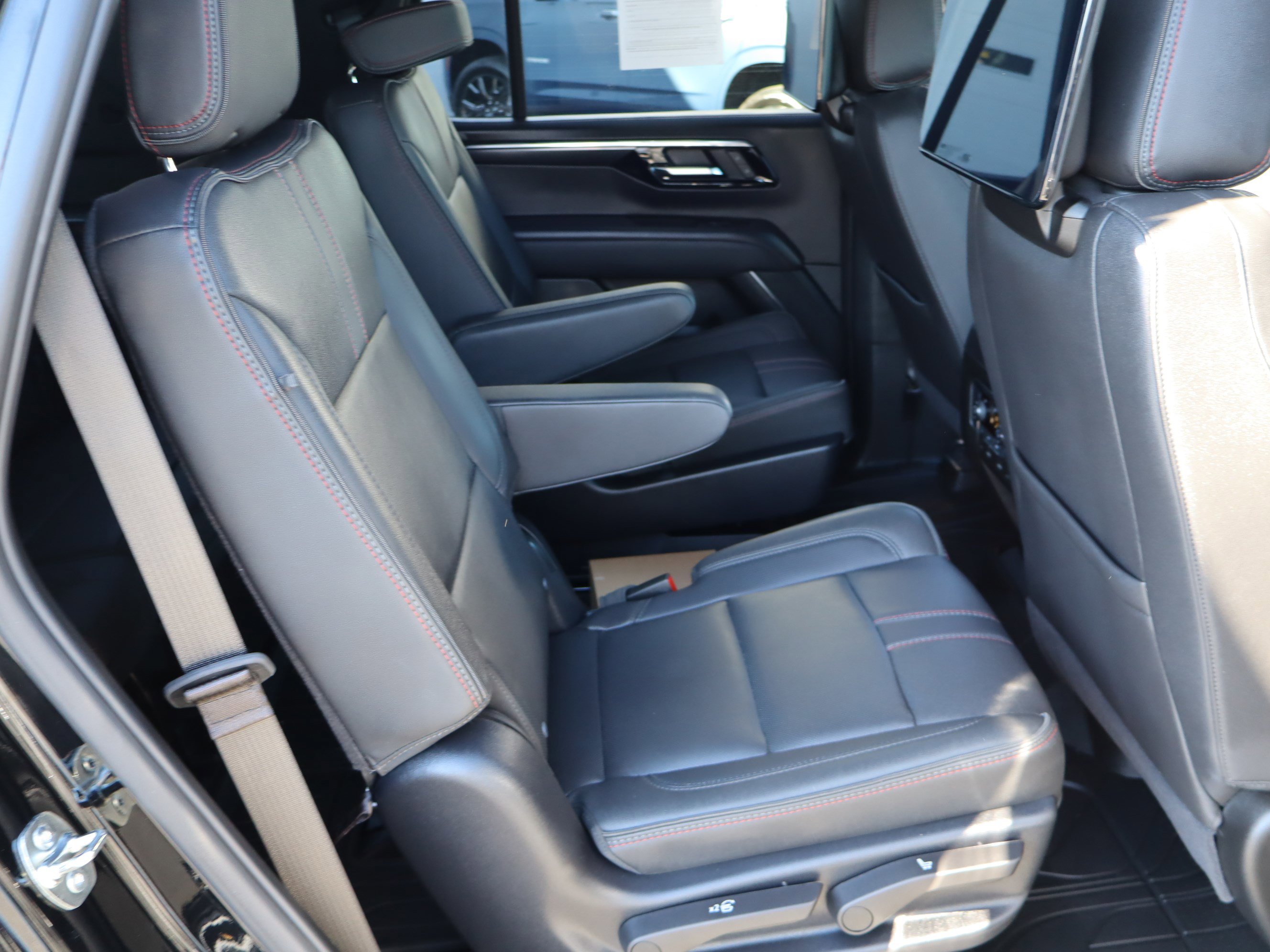 Certified 2025 Chevrolet Tahoe RST w/ RST Capability Package AWD/4WD image 39