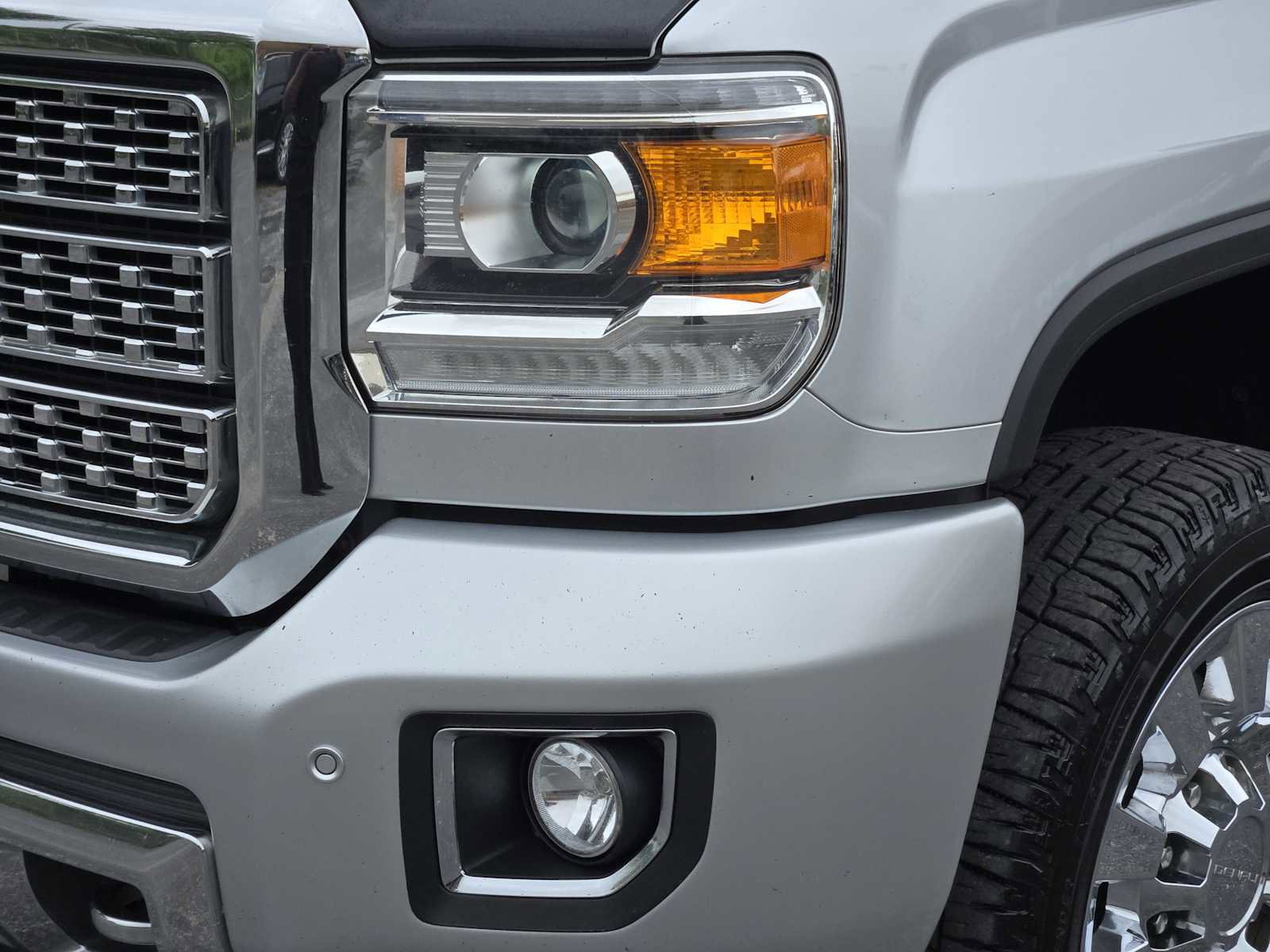 Used 2019 GMC Sierra 2500 Denali w/ Duramax Plus Package image 9