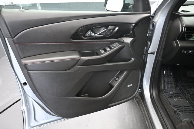 Used 2023 Chevrolet Traverse RS w/ LPO, Floor Liner Package AWD/4WD image 17