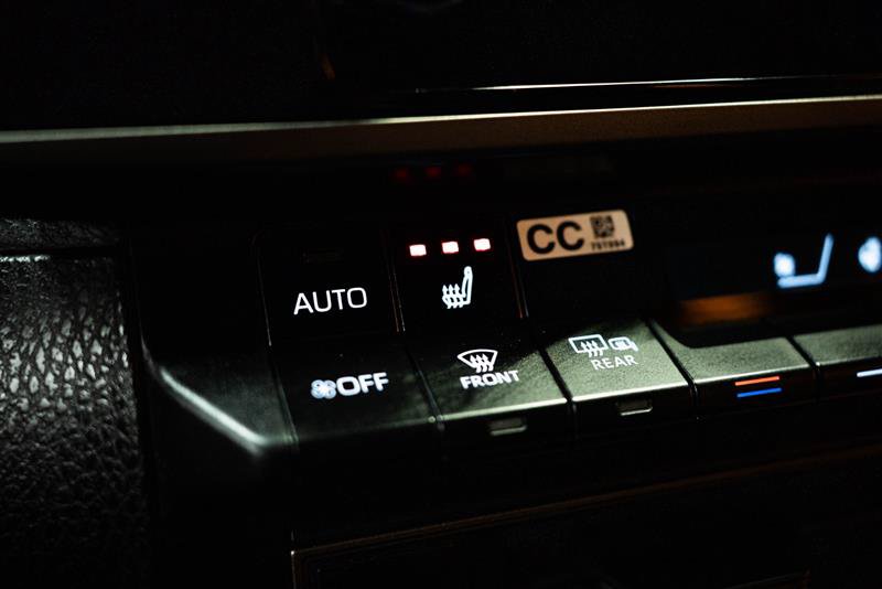 Used 2025 Toyota Camry SE w/ Convenience Package FWD image 23