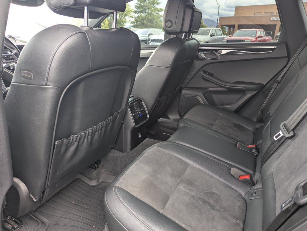 Used 2018 Porsche Macan AWD/4WD image 29
