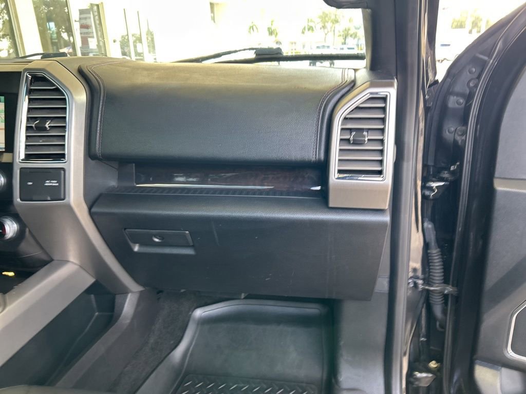 Used 2015 Ford F150 Platinum w/ Equipment Group 701A Luxury image 29