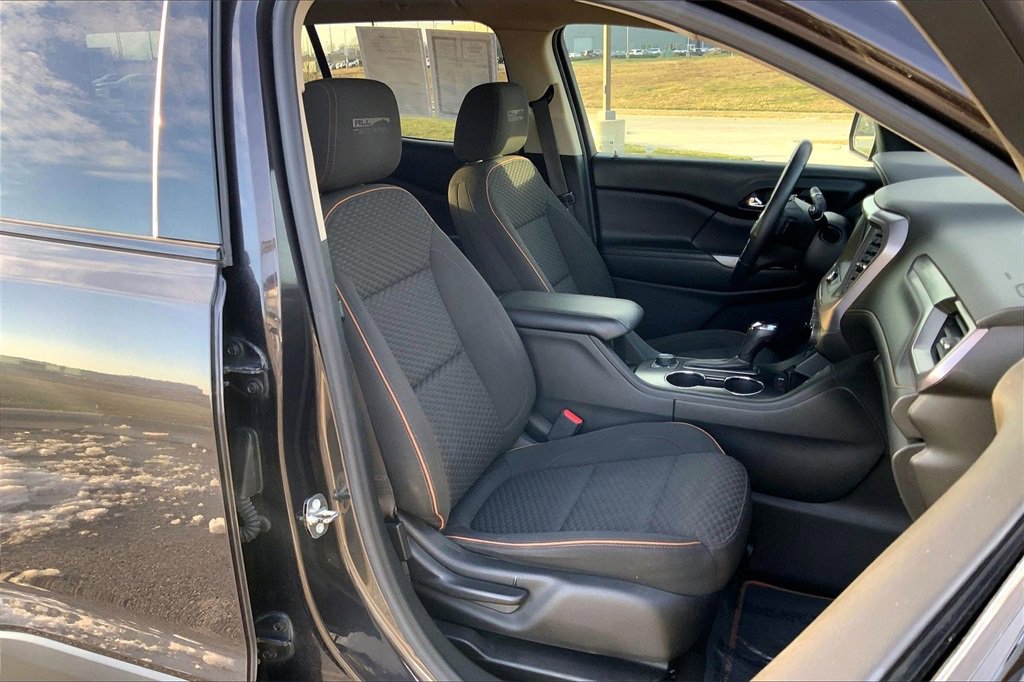 Used 2017 GMC Acadia SLE w/ Driver Alert Package I image 21