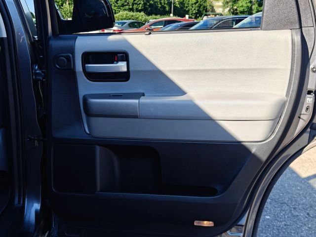 Used 2014 Toyota Sequoia Limited AWD/4WD image 36