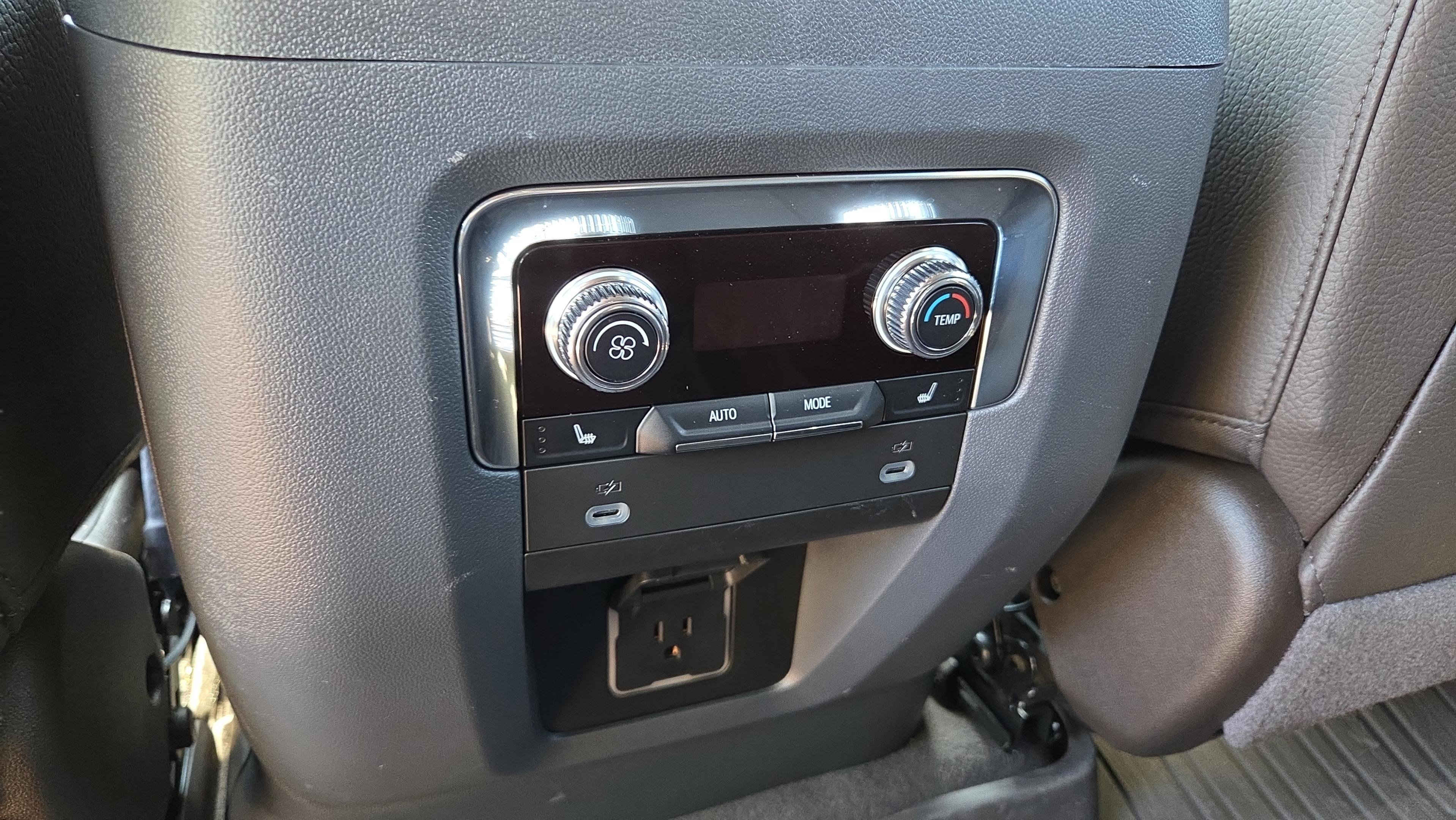 Used 2024 GMC Yukon Denali RWD image 14