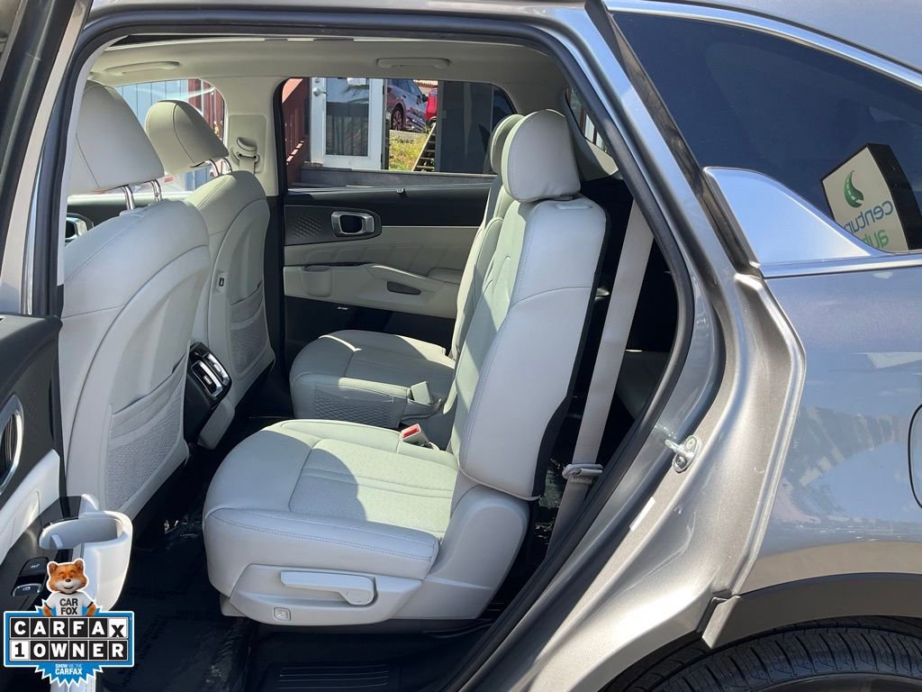 Used 2023 Kia Sorento SX Prestige image 7