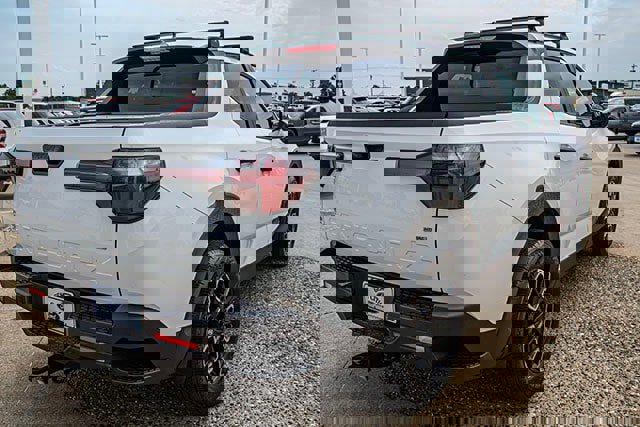 Used 2024 Hyundai Santa Cruz SEL w/ Activity Package image 4