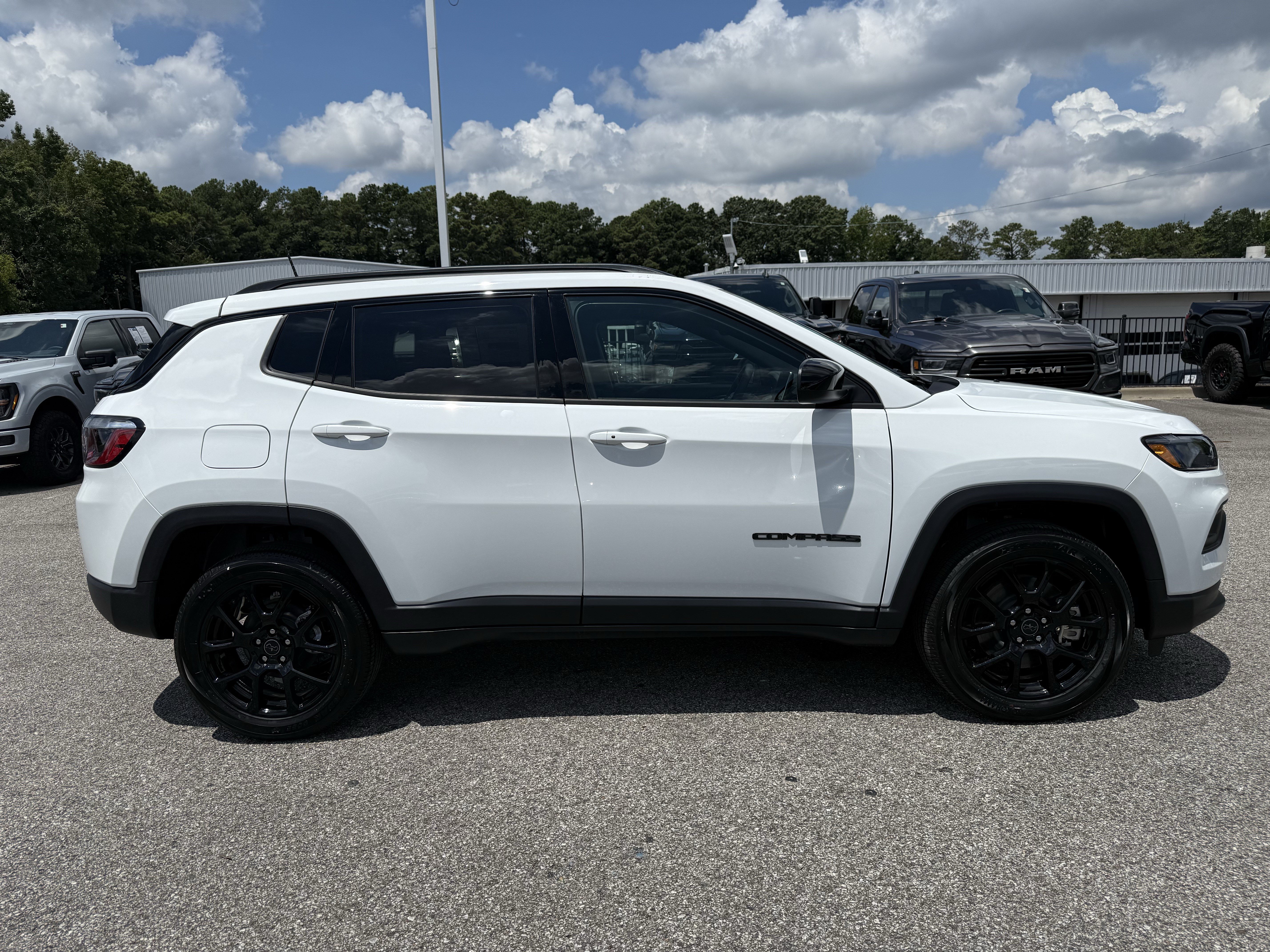 New 2026 Jeep Compass Latitude AWD/4WD image 11