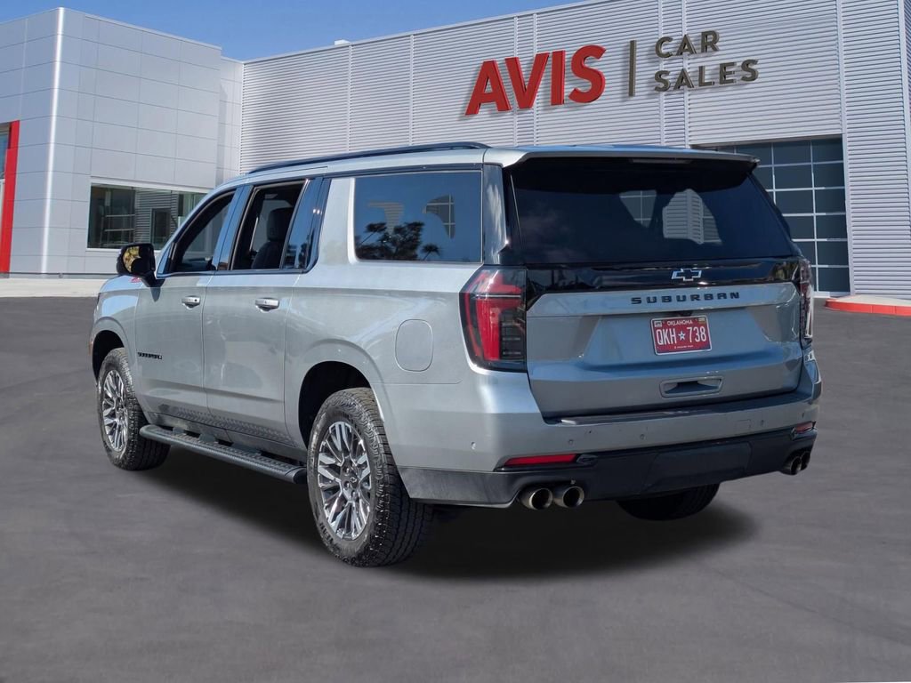 Used 2025 Chevrolet Suburban Z71 image 9