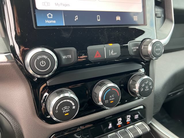 New 2026 RAM 1500 Express AWD/4WD image 19