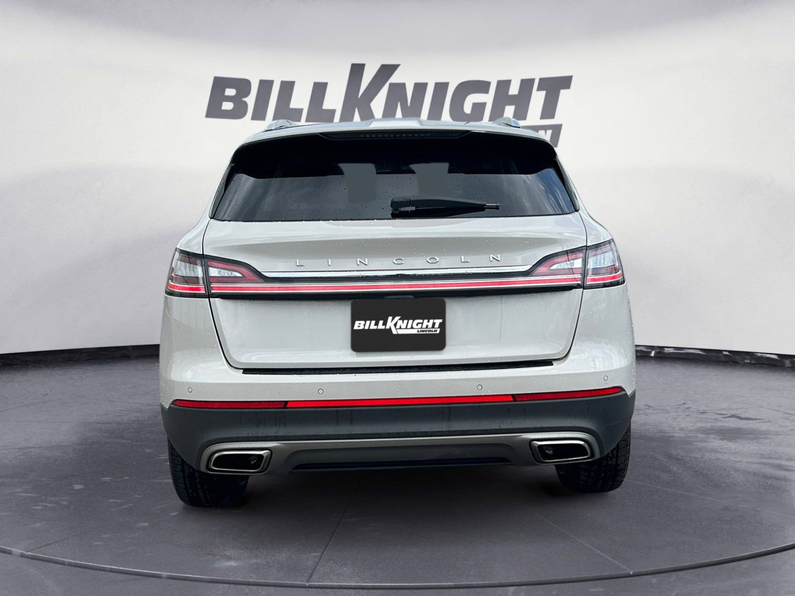 Used 2022 Lincoln Nautilus Reserve w/ Equipment Group 201A AWD/4WD image 4