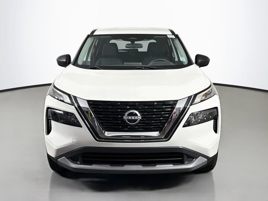 Used 2023 Nissan Rogue S AWD/4WD image 2