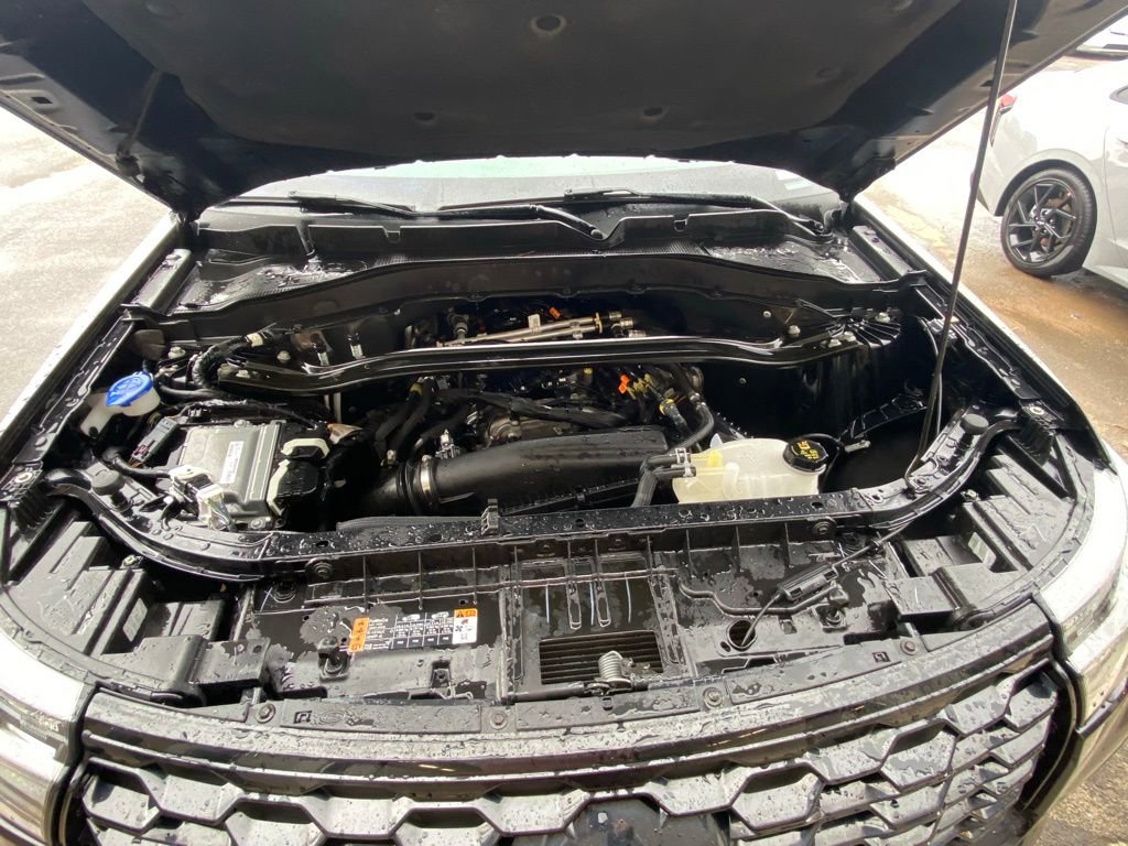 Used 2025 Ford Explorer ST-Line w/ ST-Line Street Pack image 33