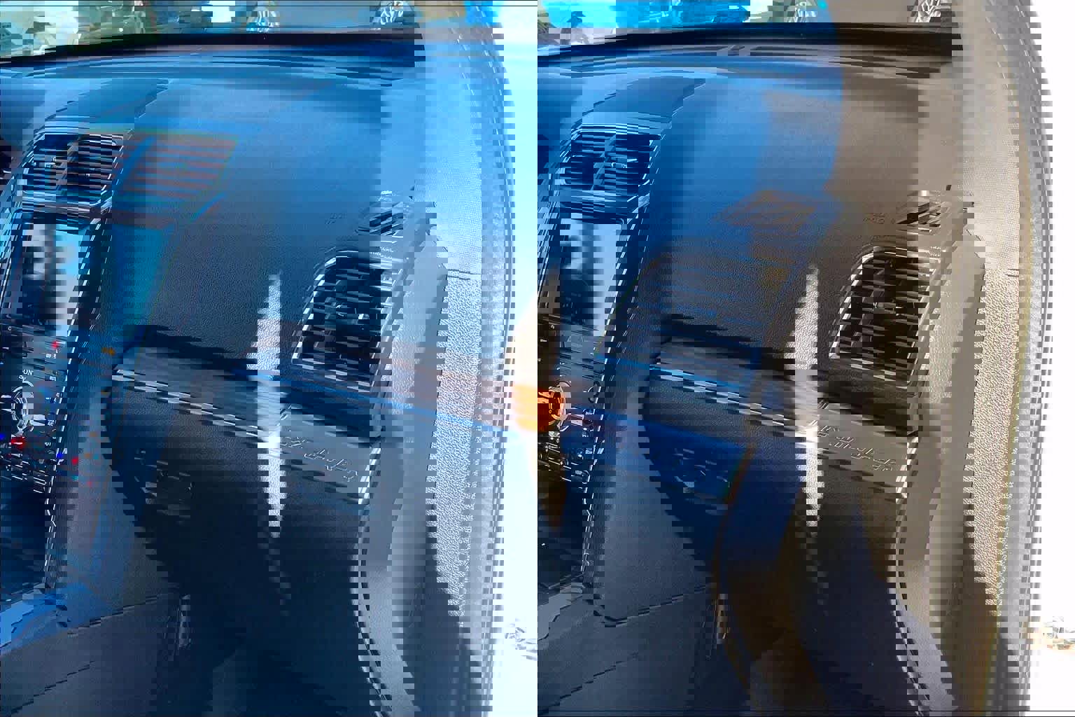 Used 2019 Ford Explorer Limited w/ Class III Trailer Tow Package image 17