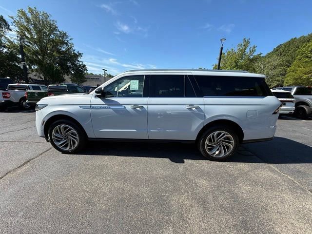 New 2025 Lincoln Navigator L Reserve image 3