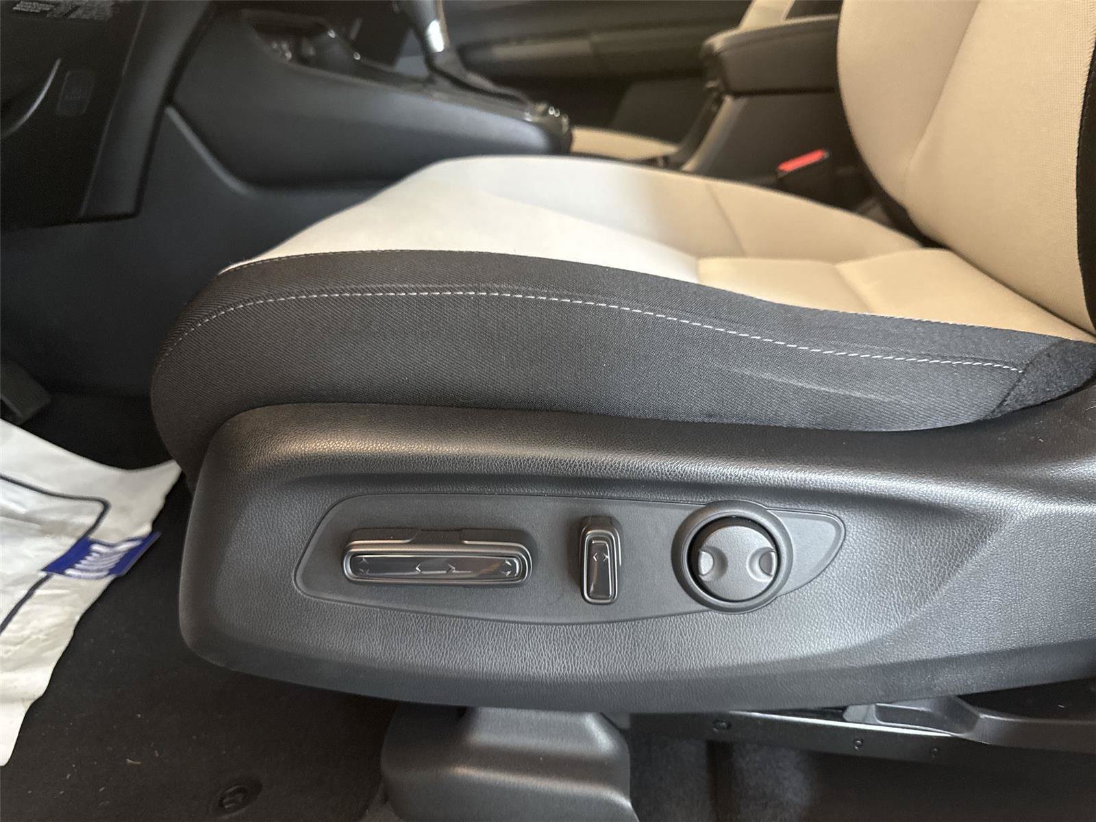 Used 2025 Honda CR-V EX image 14