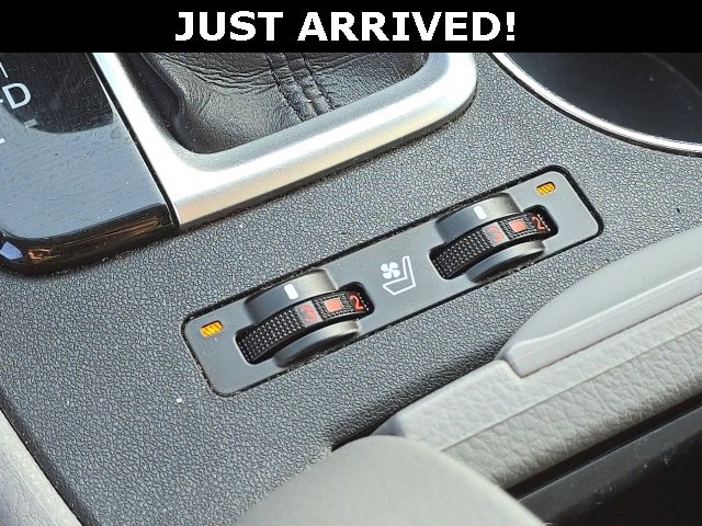 Used 2016 Toyota Highlander Limited image 23