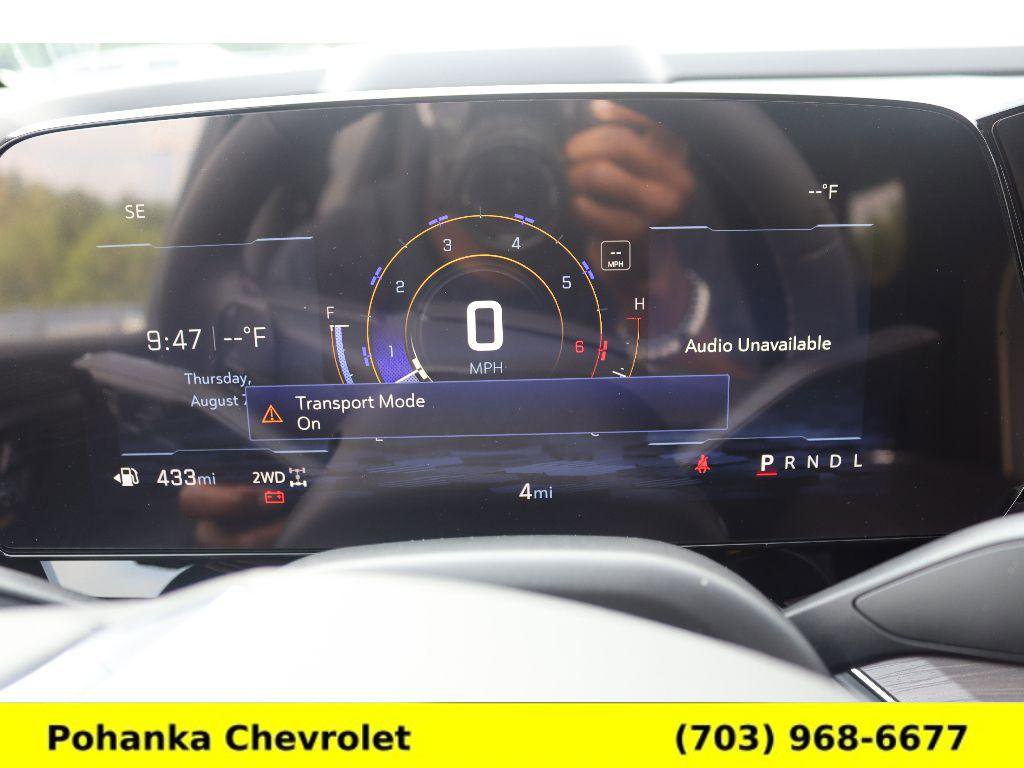 Certified 2025 Chevrolet Suburban Premier image 9