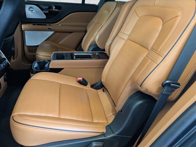 Used 2021 Lincoln Aviator Black Label Grand Touring w/ Class IV Trailer Tow Package AWD/4WD image 18