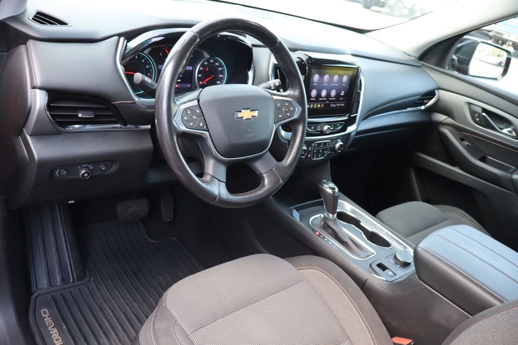 Used 2020 Chevrolet Traverse LT FWD image 5
