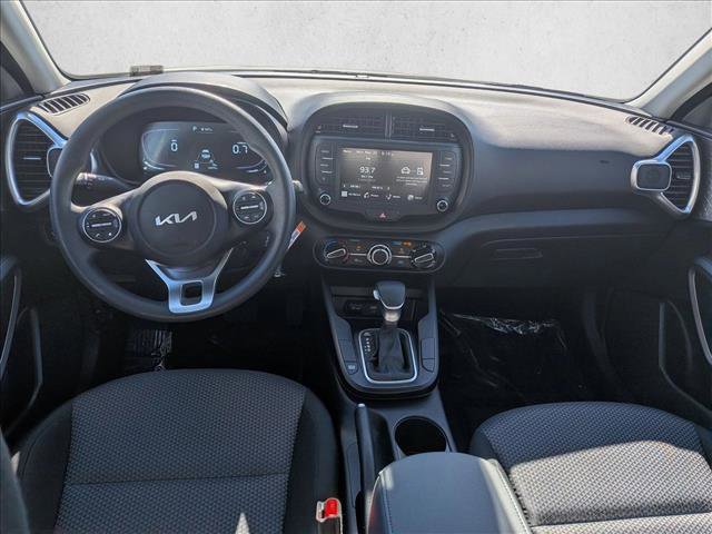 Used 2025 Kia Soul LX w/ LX Technology Package image 15
