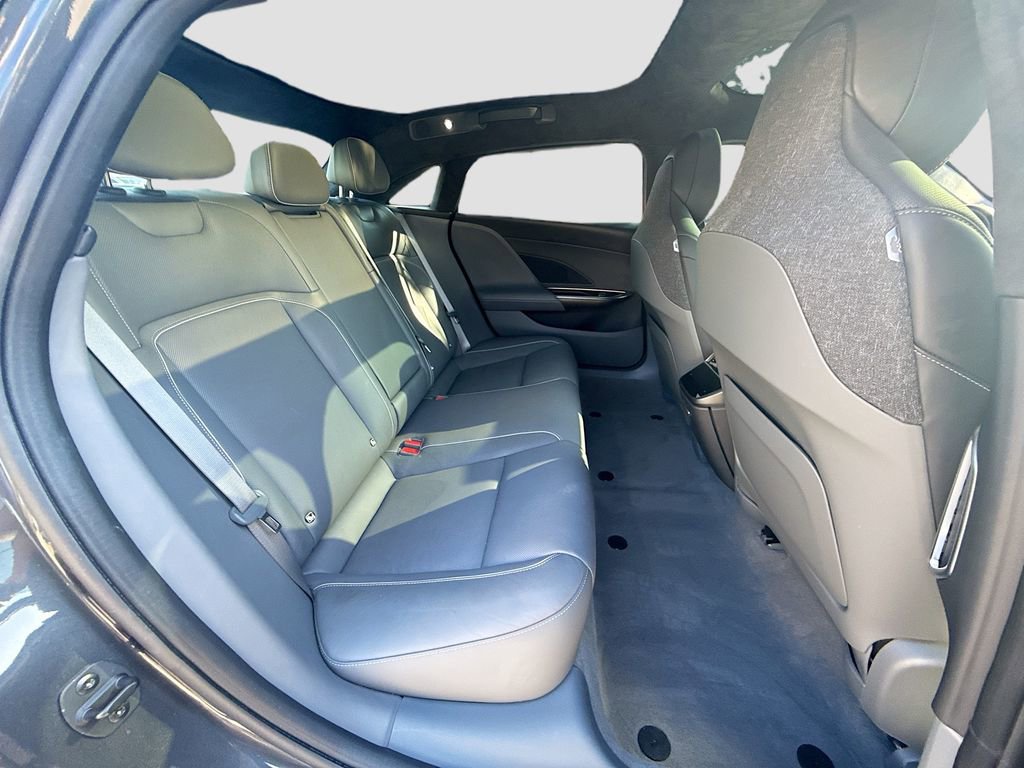 Used 2024 Lucid Air Touring image 27