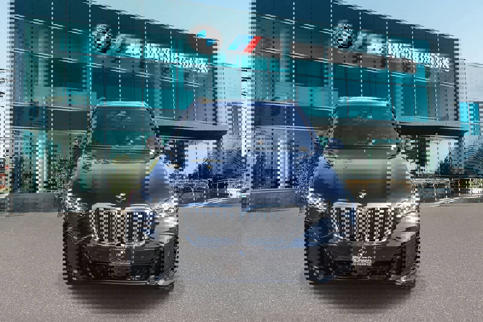 Used 2026 BMW X5 sDrive40i w/ M Sport Package image 2