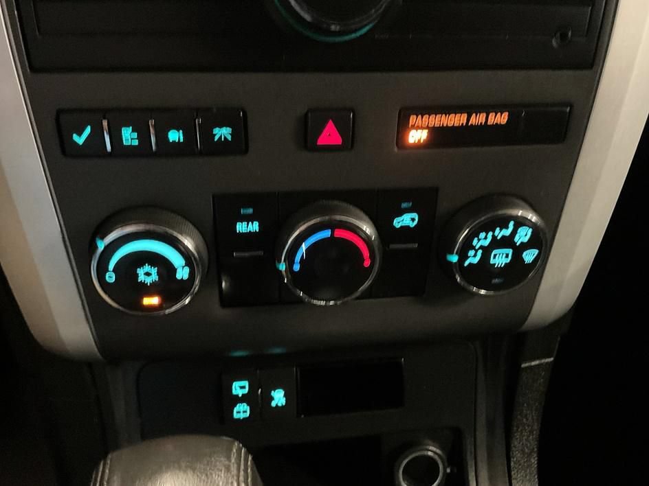 Used 2011 Chevrolet Traverse LT w/ LPO, 'HIT The Road' Package AWD/4WD image 19