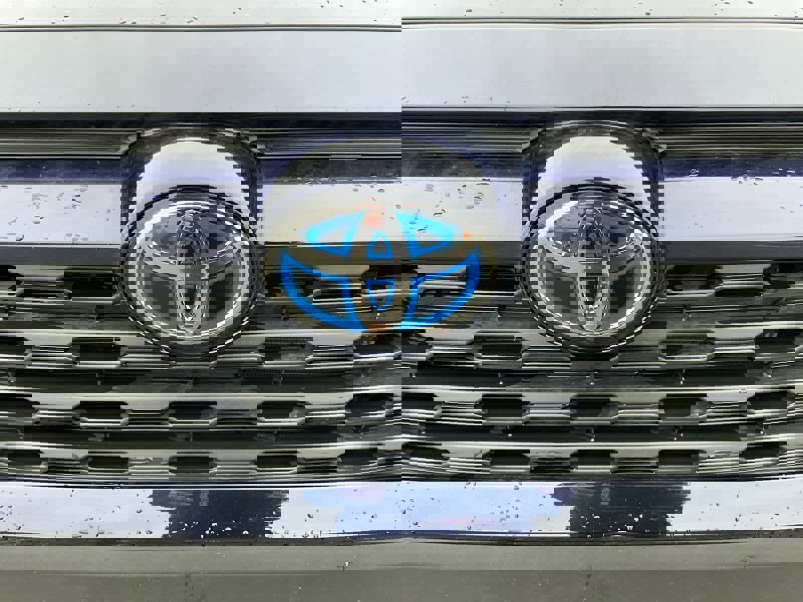 Used 2024 Toyota RAV4 XLE Premium w/ Weather Package image 17